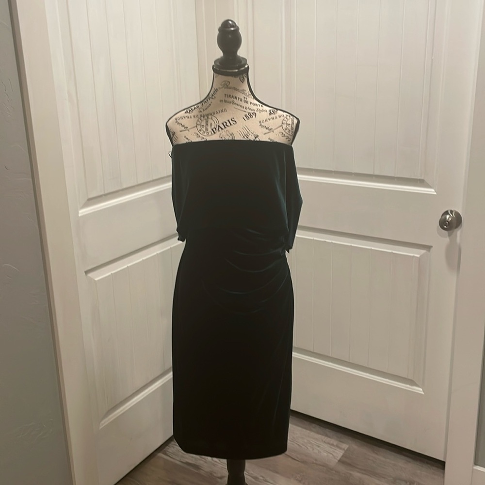 Vince Camuto Green Velvet Sleeveless Dress Size 10